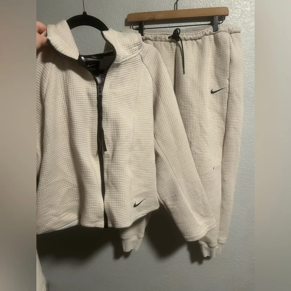 Nike tech fleece set